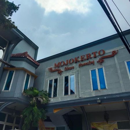 Mojokerto Classic Homestay מראה חיצוני תמונה