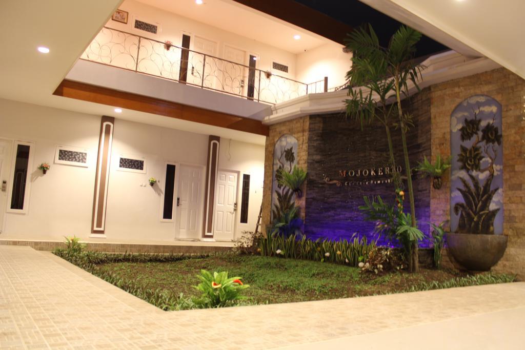 Mojokerto Classic Homestay מראה חיצוני תמונה